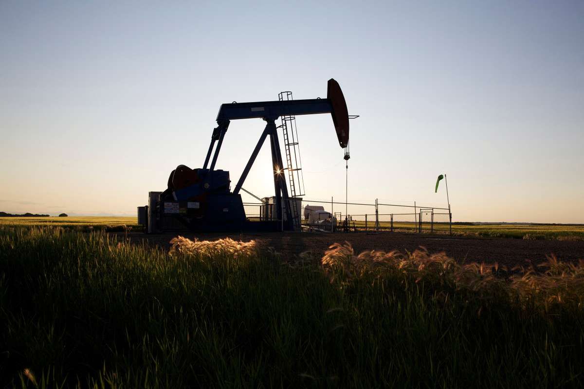 Brent dan WTI Turun Saat Penutupan, Harga minyak Tetap di Atas US$100
